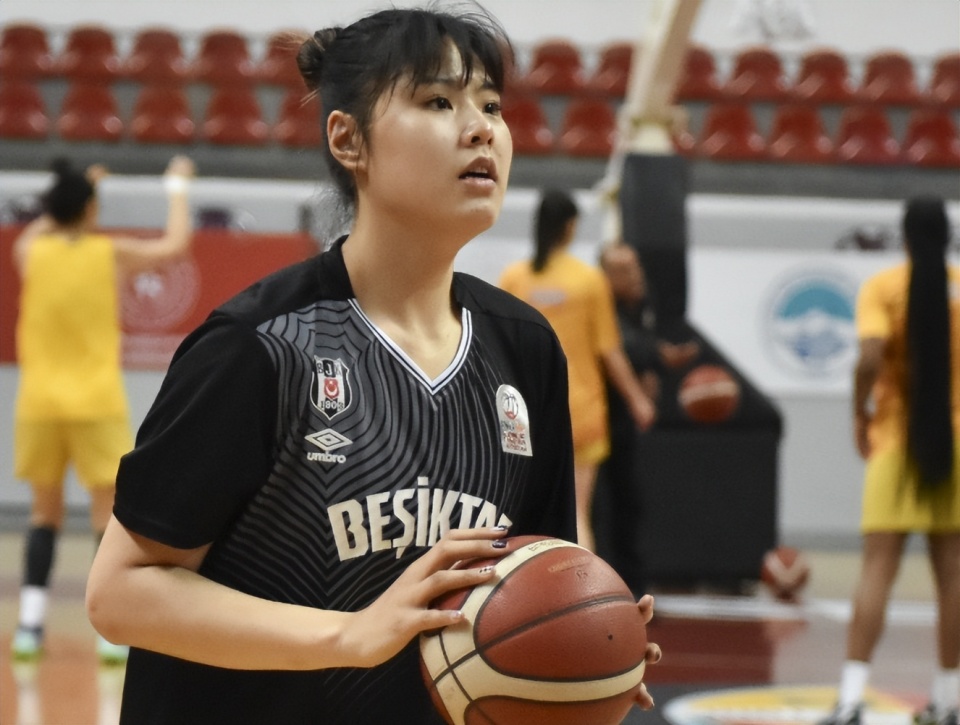 瑞士女篮一支劲旅在比赛中力挫对手,图谋夺冠(瑞士女篮一支劲旅在比赛中力挫对手,图谋夺冠的是谁) 瑞士女篮一支劲旅在比赛中力挫对手,图谋夺冠(瑞士女篮一支劲旅在比赛中力挫对手,图谋夺冠的是谁)